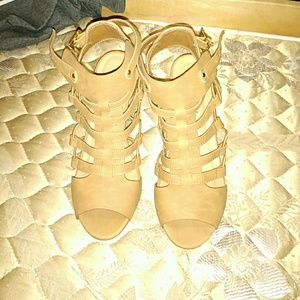 Cityclassified heels